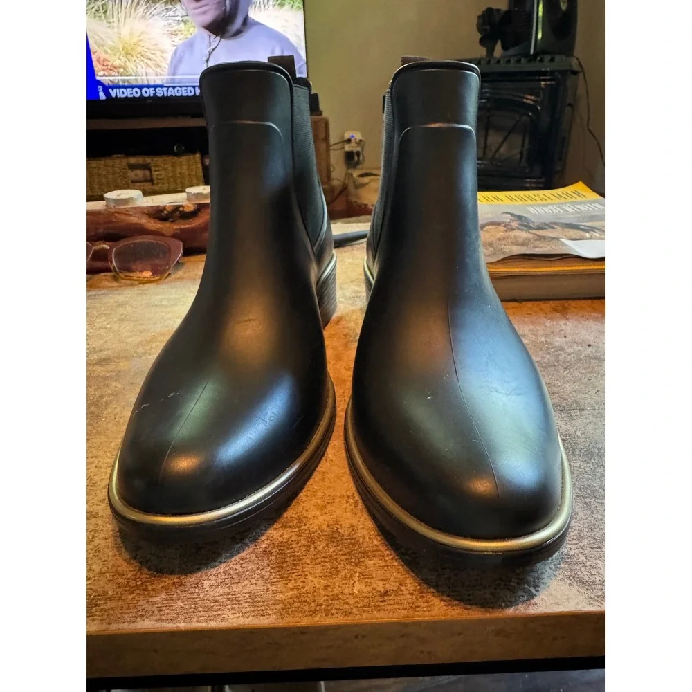 Kate Spade Rain Boots 10 Black Gold Trim Bow Chelsea Ankle Boot Preppy‎ Chic
